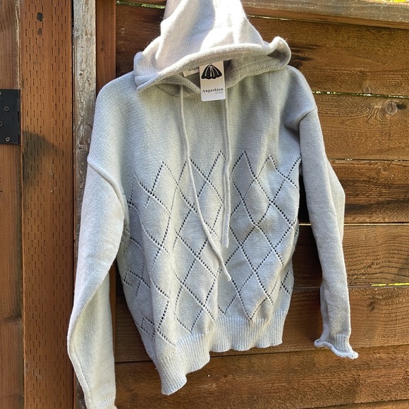 NWT sweater hoodie - Picture 2 of 3
